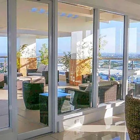 Deluxe Couple Suite - With Lake View In Alabang!