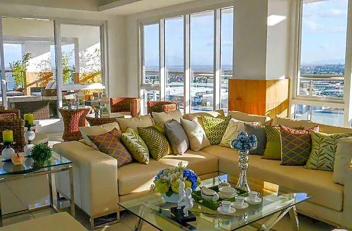 호텔 Deluxe Couple - With View In Alabang! 4*