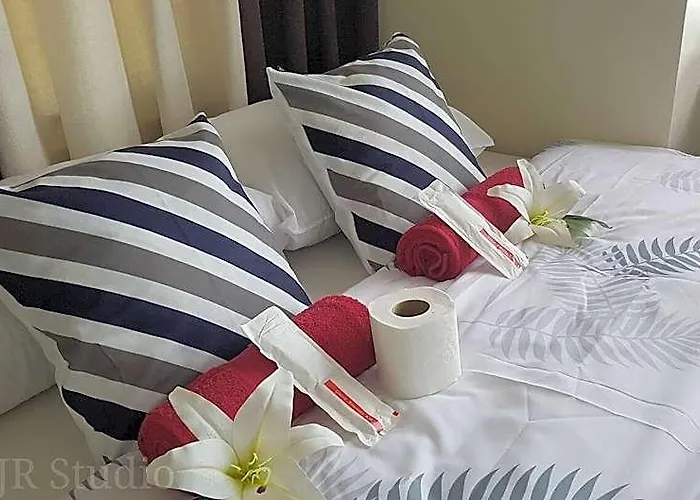 Deluxe Couple - With View In Alabang!